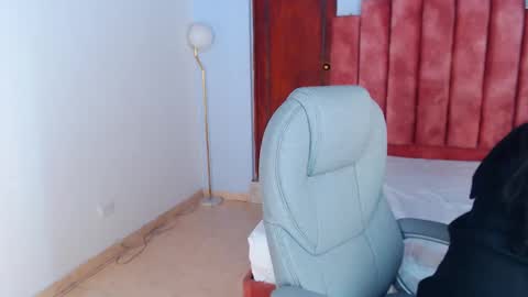 Snapshot of milaa_star chatting on October 9, 2025, 4:10 am milaa_star online show from October 9, 2025, 4:10 am