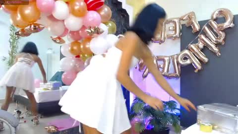 milaa_star online show from May 9, 2026, 7:13 am