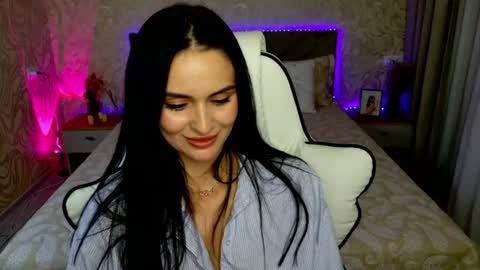 Mila online show from July 3, 2026, 8:15 pm