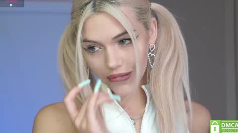 Mila and u can call me sweet bunny online show from May 2, 2026, 9:47 am