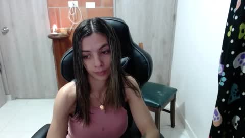 Snapshot of milacoxx8819 chatting on January 31, 2025, 2:48 am milacoxx8819 online show from January 31, 2025, 2:48 am