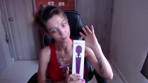 Snapshot of milacoxx8819 chatting on February 1, 2025, 3:18 pm milacoxx8819 online show from February 1, 2025, 3:18 pm