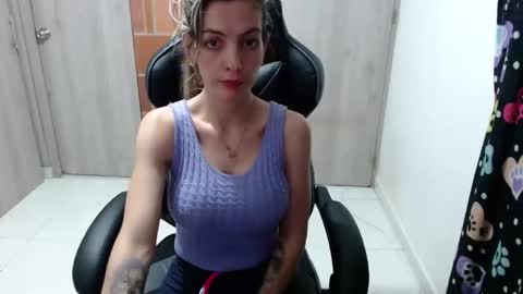 Snapshot of milacoxx8819 chatting on February 28, 2025, 11:56 pm milacoxx8819 online show from February 28, 2025, 11:56 pm