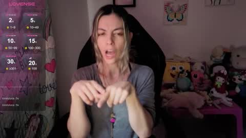 Snapshot of milacoxx8819 chatting on September 12, 2025, 5:35 pm milacoxx8819 online show from September 12, 2025, 5:35 pm