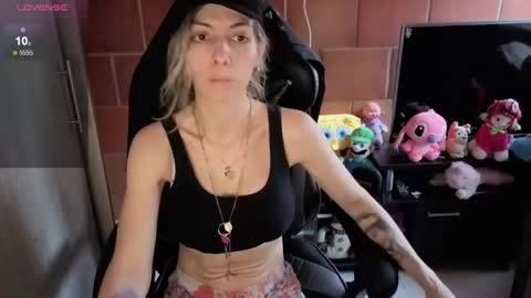 Snapshot of milacoxx8819 chatting on October 11, 2025, 2:48 pm milacoxx8819 online show from October 11, 2025, 2:48 pm