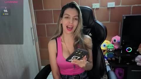 Snapshot of milacoxx8819 chatting on October 17, 2025, 12:25 am milacoxx8819 online show from October 17, 2025, 12:25 am