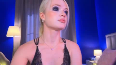 Snapshot of milademies chatting on April 2, 2026, 4:21 am Miss Cutie online show from April 2, 2026, 4:21 am