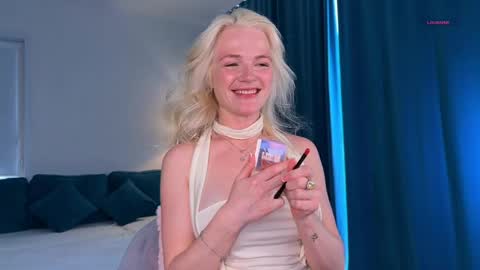 Snapshot of milademies chatting on May 1, 2026, 6:18 am Miss Cutie online show from May 1, 2026, 6:18 am