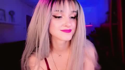 MiladyJolie online show from May 5, 2026, 3:36 am