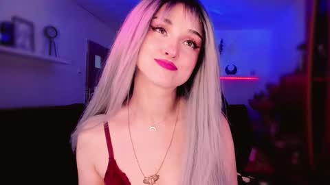 MiladyJolie online show from May 11, 2026, 12:33 pm