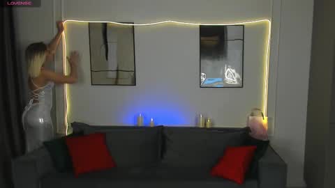 milafink online show from January 21, 2025, 1:54 pm