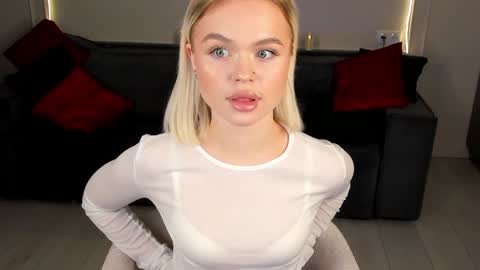 milafink online show from January 23, 2025, 1:56 pm