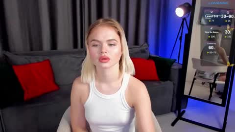 milafink online show from February 9, 2025, 1:25 pm