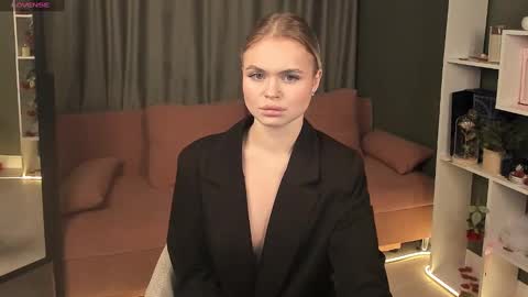 milafink online show from February 24, 2025, 1:10 pm