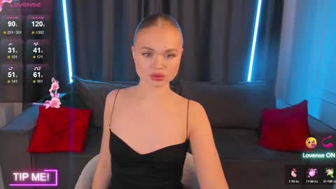 milafink online show from March 10, 2025, 2:05 pm
