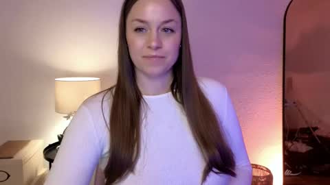 Mila Fleur online show from March 10, 2025, 3:20 pm