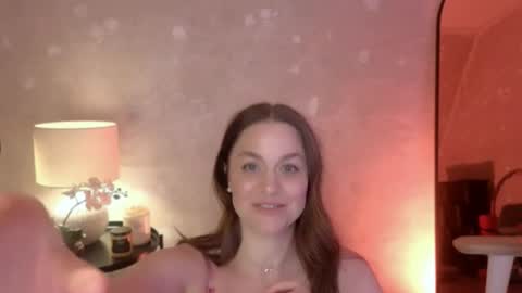 Mila Fleur online show from November 18, 2025, 3:49 pm