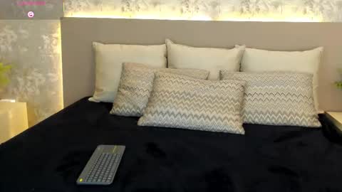 Snapshot of milagrace1 chatting on September 30, 2025, 10:20 am online show from September 30, 2025, 10:20 am