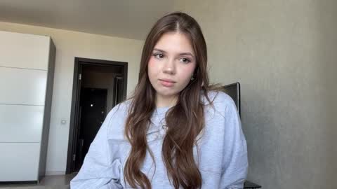 Snapshot of milagrosaltzman chatting on May 27, 2026, 11:18 am Anna online show from May 27, 2026, 11:18 am