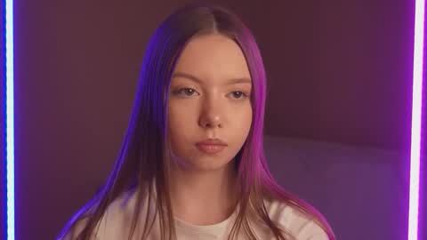 Mila online show from February 10, 2026, 1:26 pm