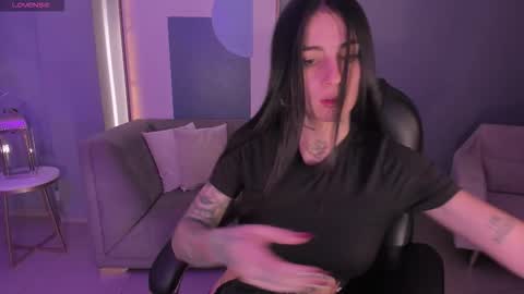 Mila  online show from November 21, 2025, 12:04 pm