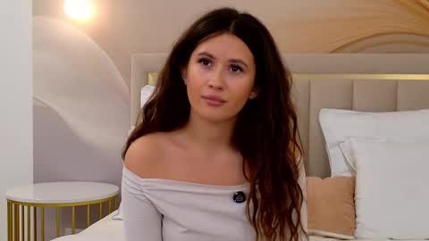 milaleoneli online show from September 30, 2025, 3:39 pm