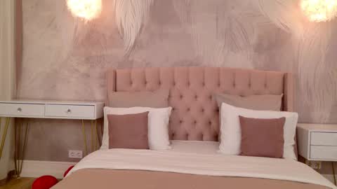 milaleoneli online show from February 18, 2026, 4:25 pm