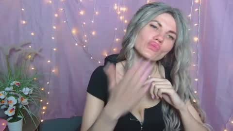 Snapshot of milaloona chatting on April 17, 2026, 7:00 am Milaloona online show from April 17, 2026, 7:00 am