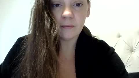 MilaLove online show from November 20, 2025, 5:01 pm