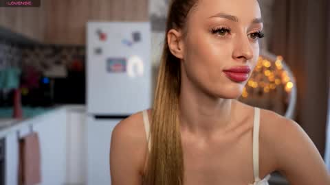 Mila online show from January 7, 2026, 5:54 am