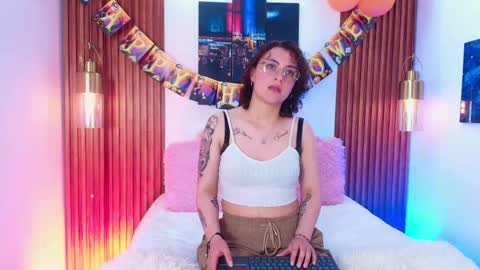 Snapshot of milamonroe_ chatting on October 20, 2025, 1:44 pm Mila online show from October 20, 2025, 1:44 pm