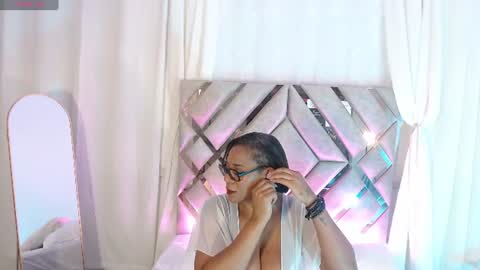 MilaMonroeXX online show from July 5, 2026, 2:29 am