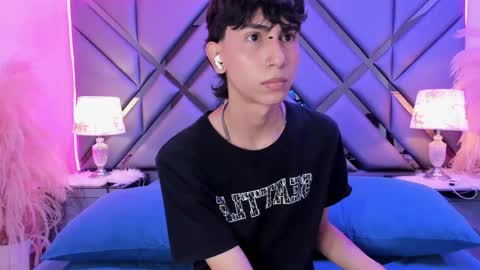 milan_lewiss online show from February 10, 2026, 11:58 am