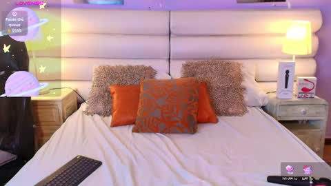 milan_sweetie online show from June 18, 2026, 8:46 pm