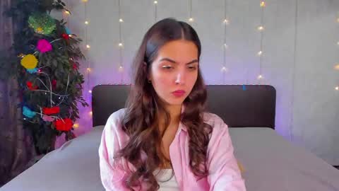 Milana online show from May 2, 2026, 12:43 pm
