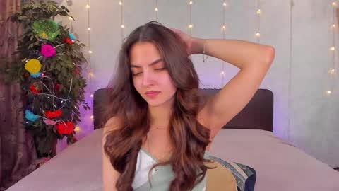 Milana online show from May 7, 2026, 7:14 am