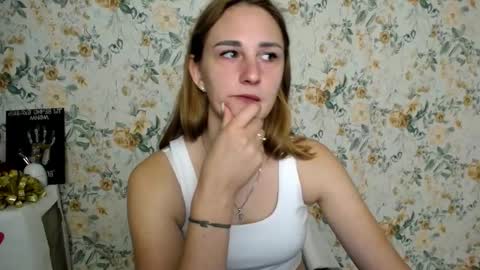 Snapshot of milana_cutie_ chatting on September 30, 2025, 6:18 am Milana online show from September 30, 2025, 6:18 am