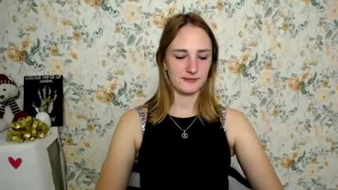 Snapshot of milana_cutie_ chatting on October 3, 2025, 5:59 am Milana online show from October 3, 2025, 5:59 am