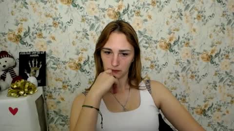 Snapshot of milana_cutie_ chatting on October 10, 2025, 6:45 am Milana online show from October 10, 2025, 6:45 am