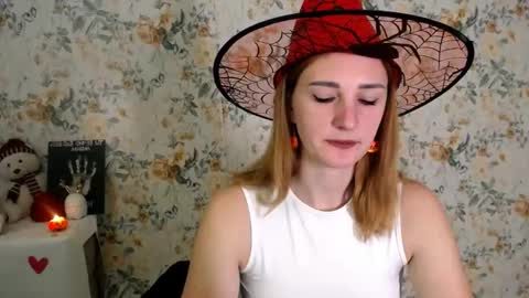 Snapshot of milana_cutie_ chatting on October 31, 2025, 7:42 am Milana online show from October 31, 2025, 7:42 am