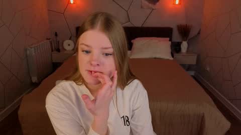 Milana online show from February 6, 2026, 3:11 am