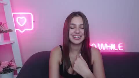milanaangelas online show from December 2, 2024, 11:45 am