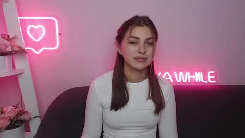 milanaangelas online show from December 8, 2024, 5:39 am