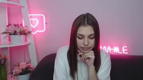 milanaangelas online show from January 19, 2025, 5:37 am