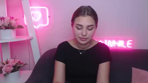milanaangelas online show from January 31, 2025, 11:56 am