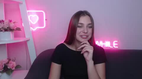 milanaangelas online show from February 4, 2025, 8:56 am