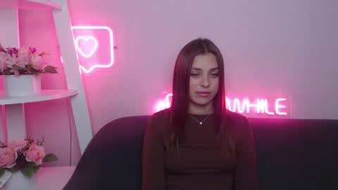 milanaangelas online show from February 7, 2025, 5:52 am