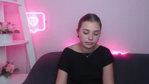 milanaangelas online show from February 9, 2025, 11:04 am