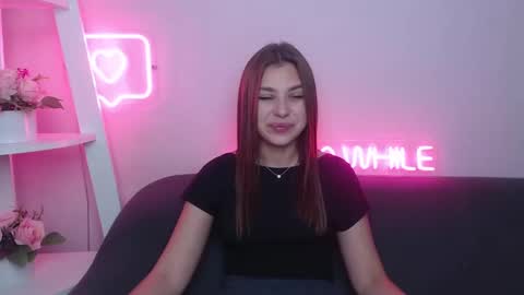 milanaangelas online show from February 10, 2025, 5:36 am
