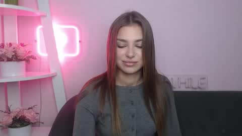 milanaangelas online show from November 15, 2025, 6:00 am